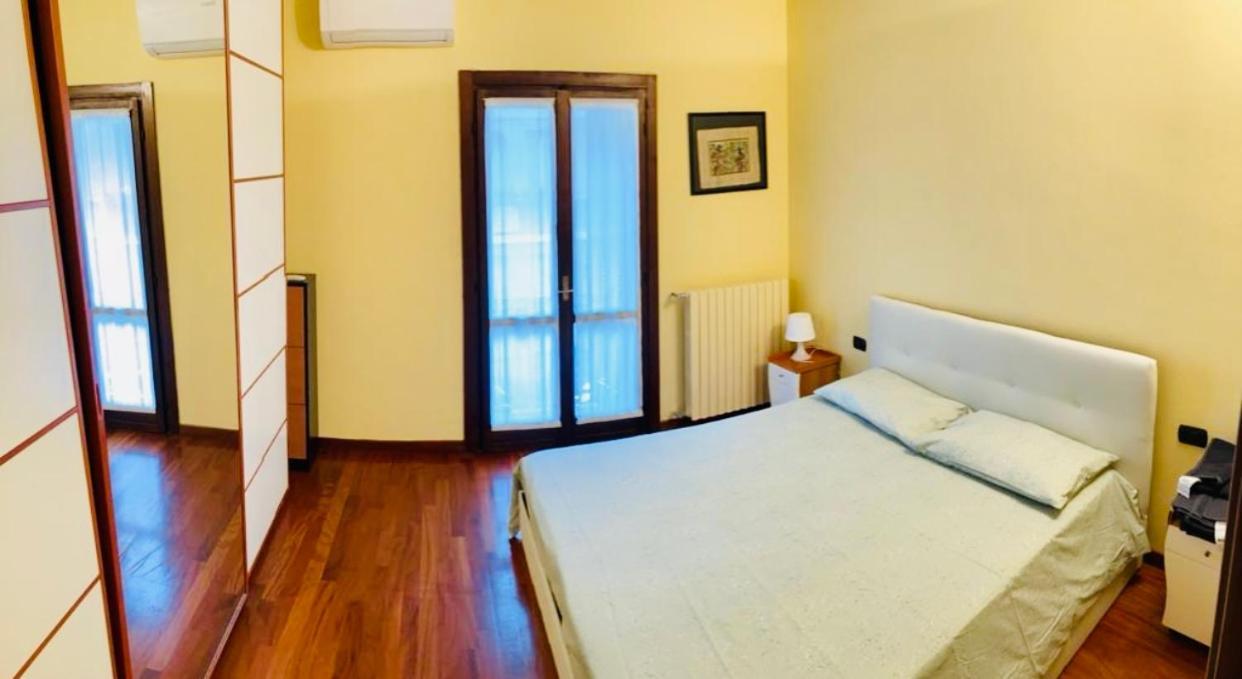 Bilocale Zona Centro Apartment Milan Luaran gambar